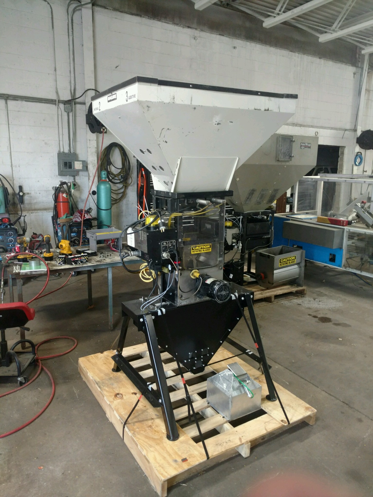 Maguire Model WSB 440 Weigh Scale Blender International Packaging Company