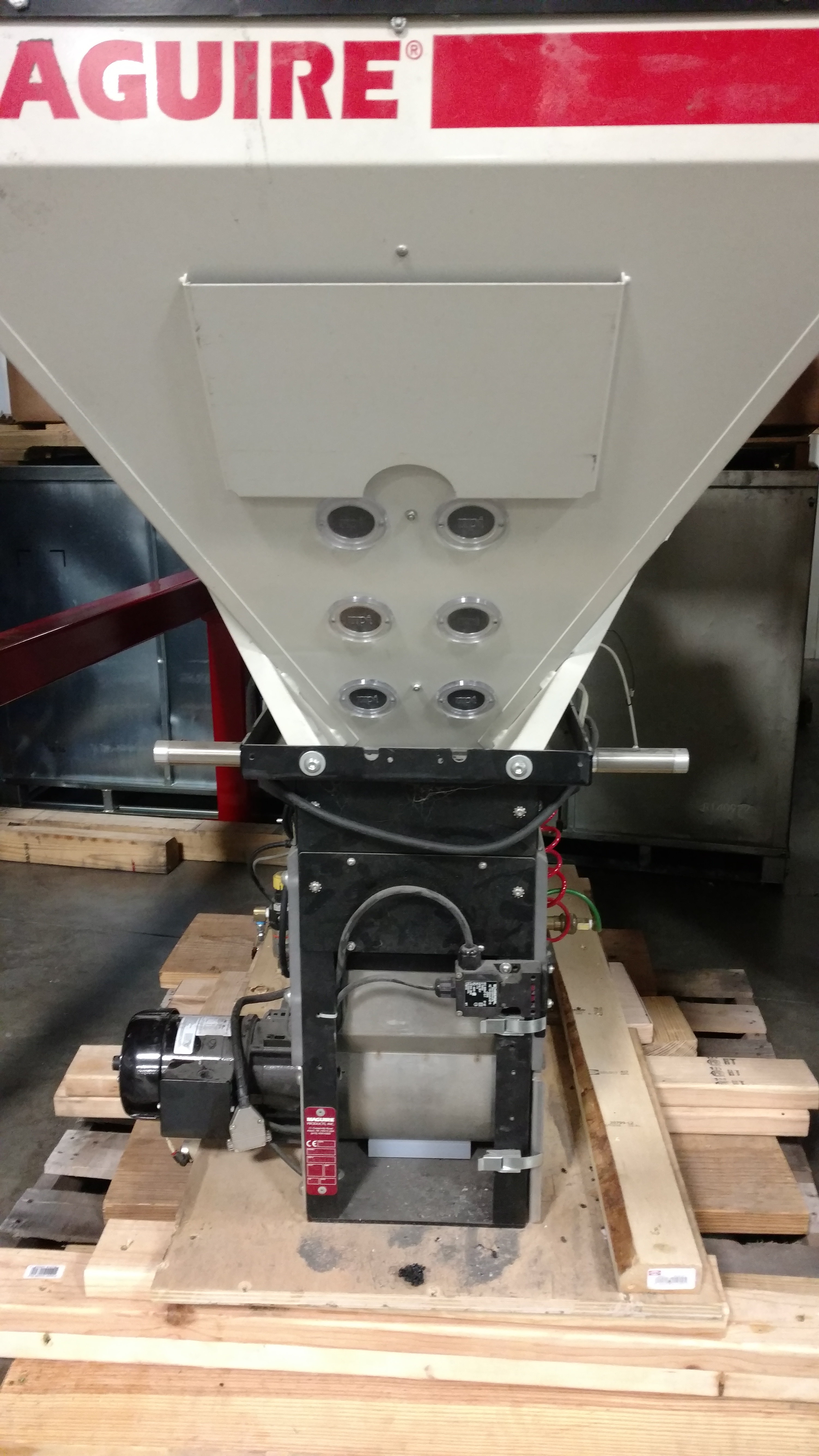 Maguire Model 140 R Weigh Scale Blender International Packaging Company