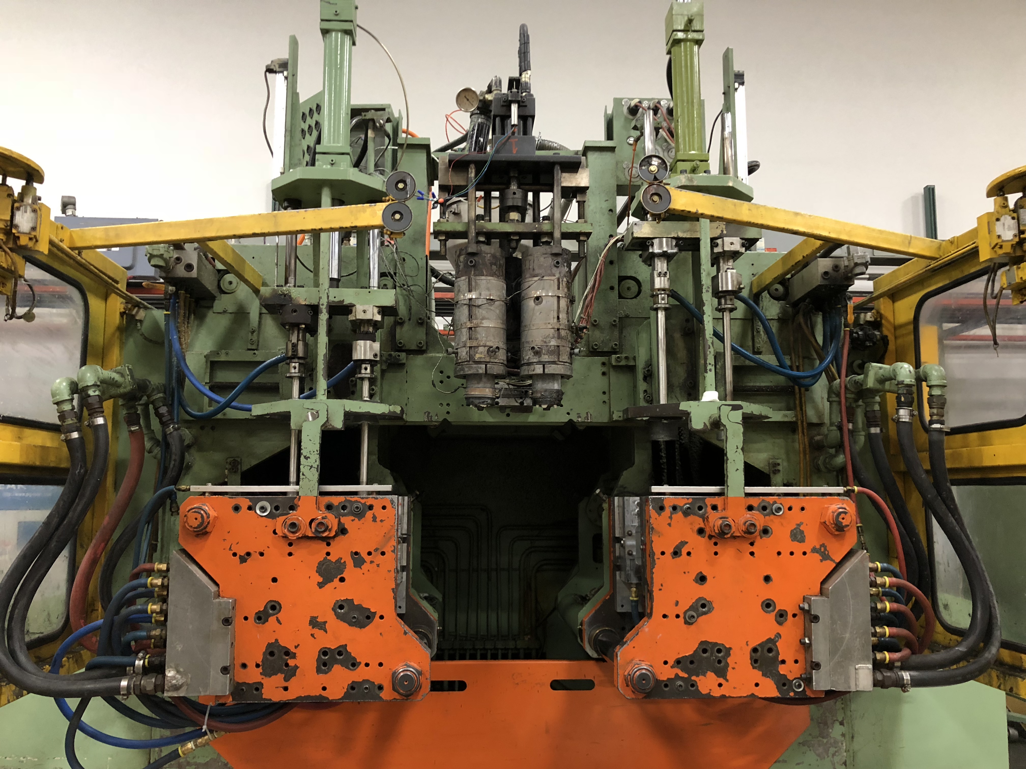 Battenfeld Fisher Model 1062 Continuous Extrusion Blow Molding Machine