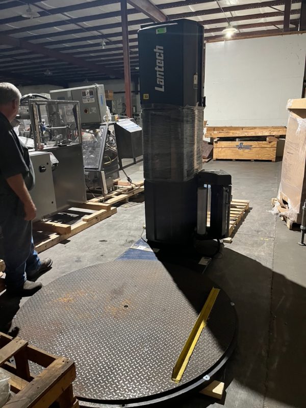 Lantech Q-300 Stretch Wrapping Machine