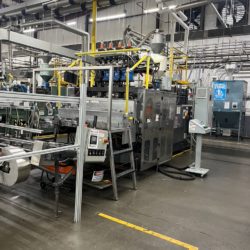 Uniloy Model 350 R3 (4) Head Reciprocating Screw Blow Molding Machine