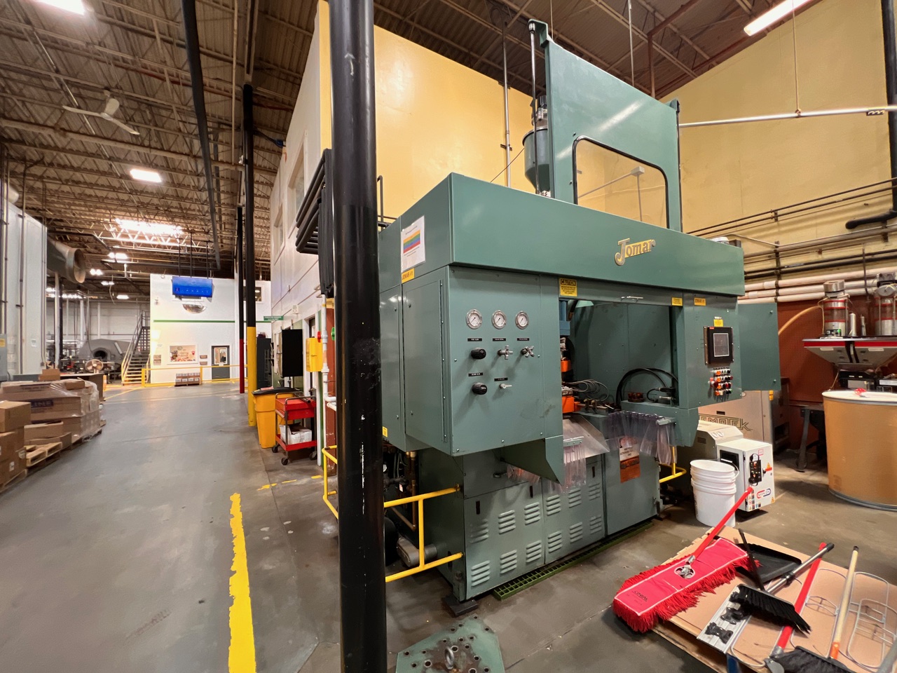 1998 Jomar Model 85S Injection Blow Molding Machine 1998 Jomar Model 85S Injection Blow Molding Machine
